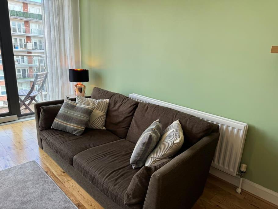 Stylish City Centre 2 Bedroom Apartment With Belfast Cityscape View Exterior foto