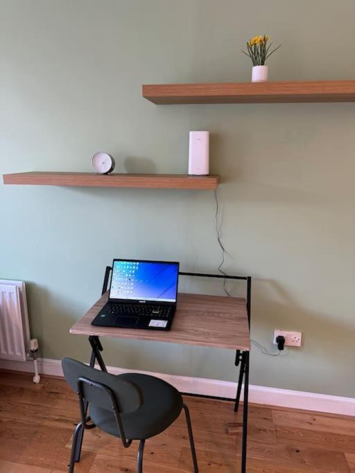 Stylish City Centre 2 Bedroom Apartment With Belfast Cityscape View Exterior foto