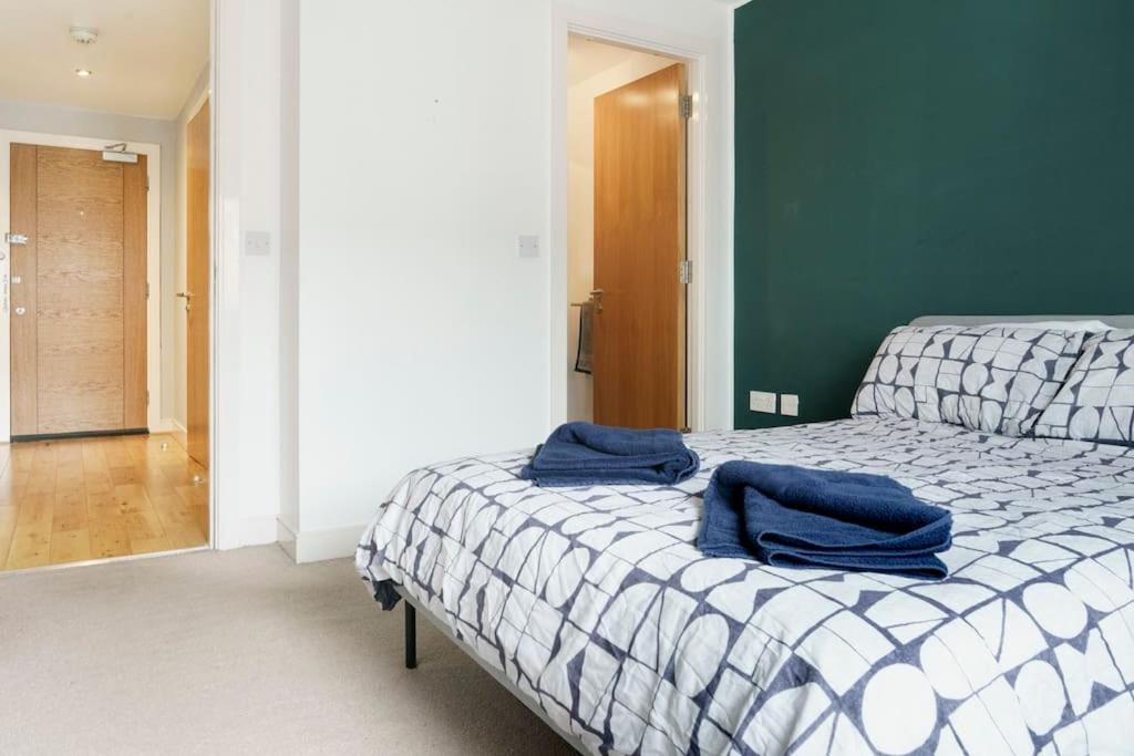 Stylish City Centre 2 Bedroom Apartment With Belfast Cityscape View Exterior foto