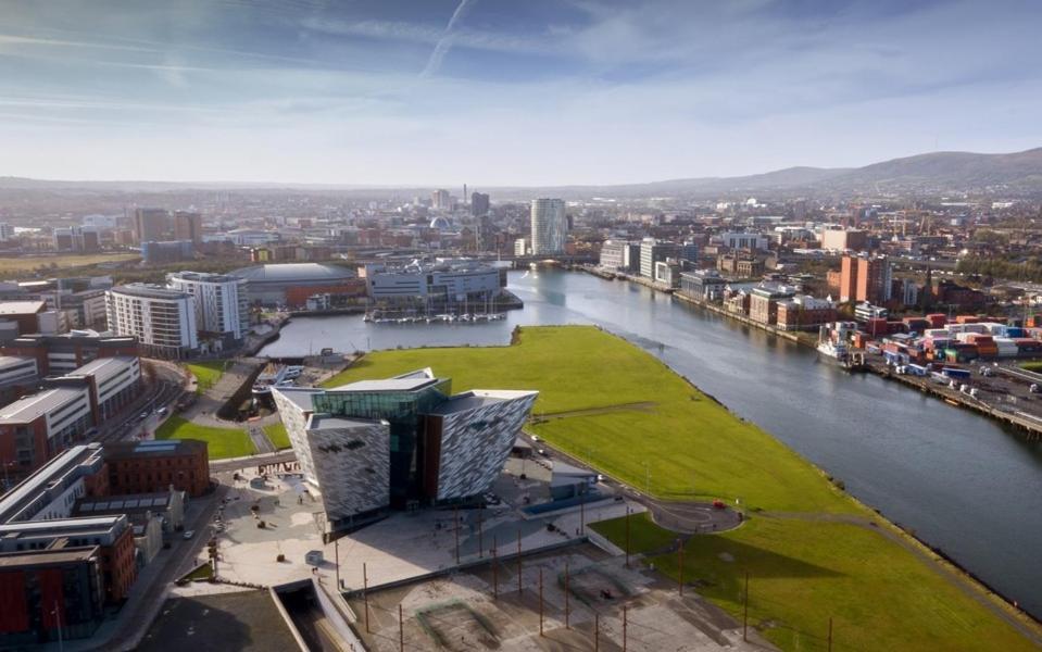 Stylish City Centre 2 Bedroom Apartment With Belfast Cityscape View Exterior foto